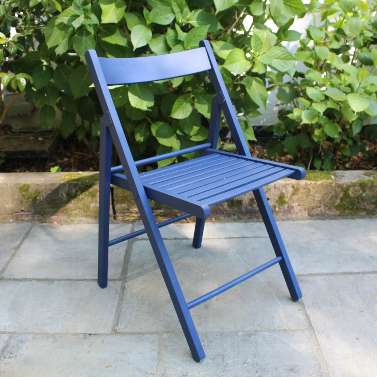 FArkunsininen kalustemaali Frenchic Al Fresco.