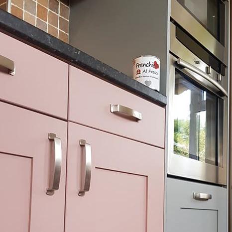 MAALATTU KEITTIÖ KAAPIT VAALEANPUNAINEN FRENCHIC.