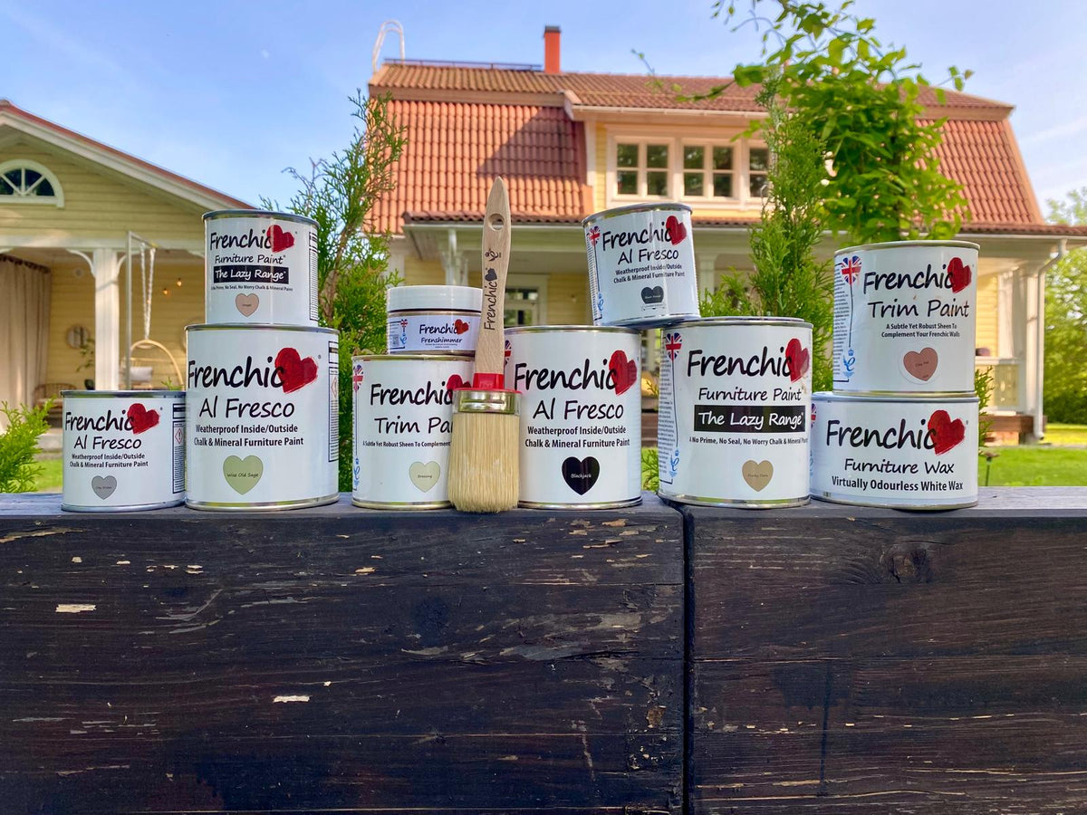 Uudenlainen kalkkimaali Frenchic Paint, jossa on sekä suoja-aineet, että pohjamaali maalissa jo valmiina - täydellinen remontti -ja sisustusmaali.