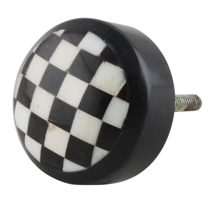 Harlekiini_ruutu_resin_nuppi_vedin_Liisa_ihmemaassa_kaluste_maalikauppa_frenchic.