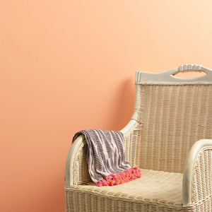 Persikkainen maali Peach & Love Frenchic.