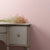 Vaaleanpunainen Rosy Dusk frenchic maali oville ja listoille. 