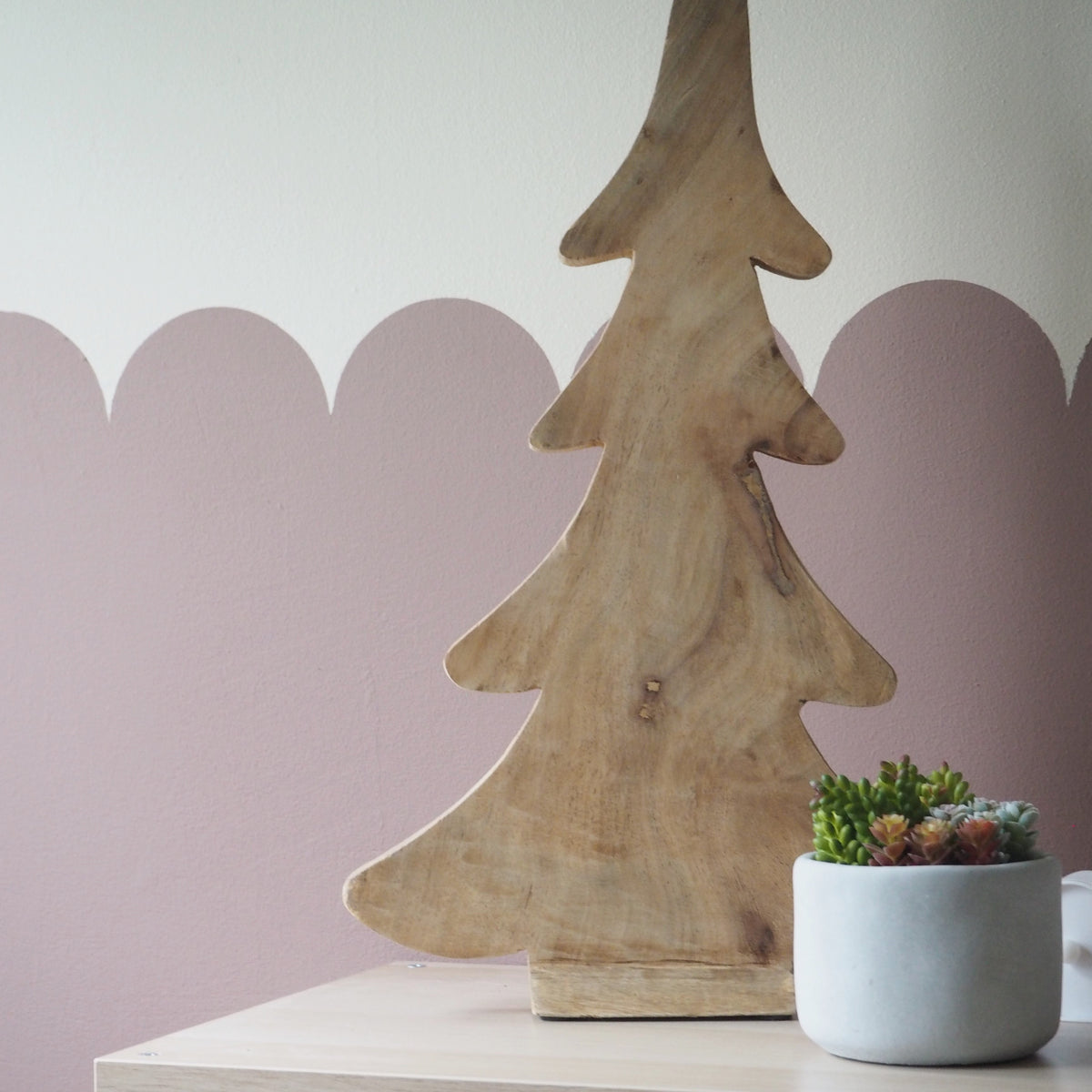 Piparkakkureunus seinämaali Last Dance. 