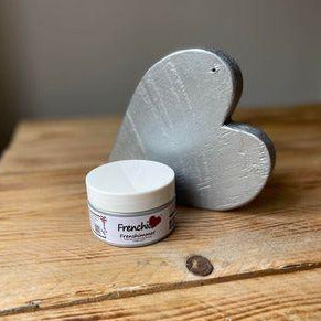 Hopeamaali Frenshimmer Frenchic-sarjasta. 