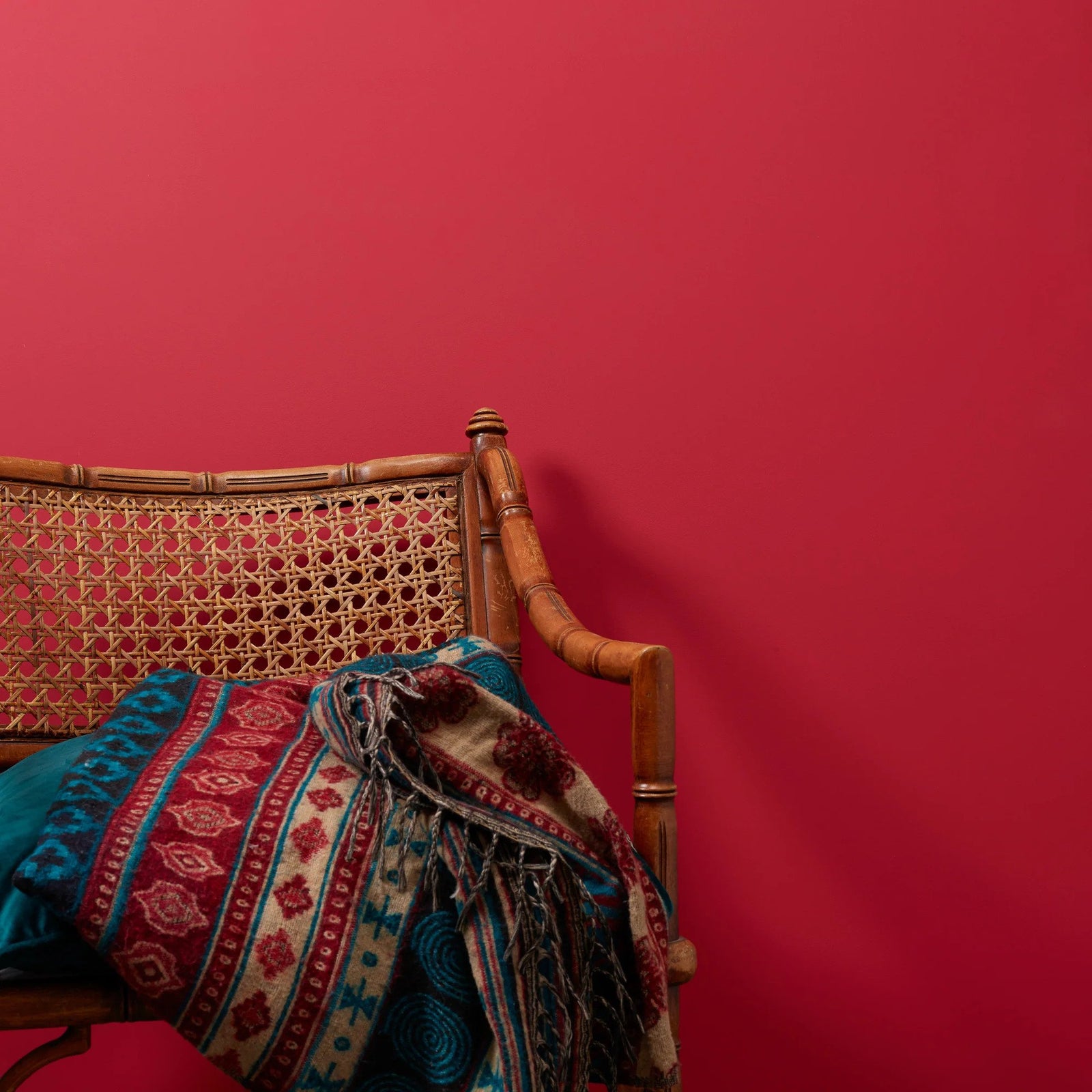 Punainen Frenchic maali Rubina.