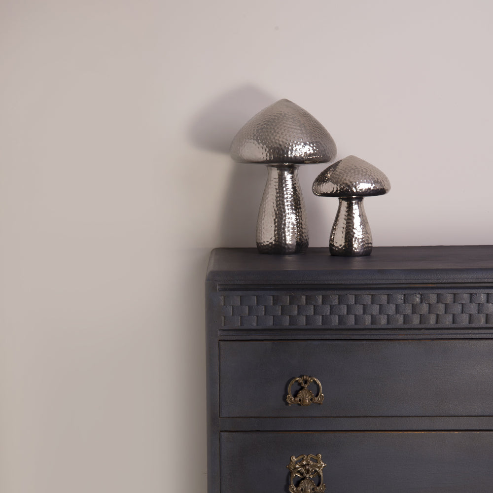Hiekan harmaa Frenchic seinämaali Stone in Love Frenchic Paint Finland. 